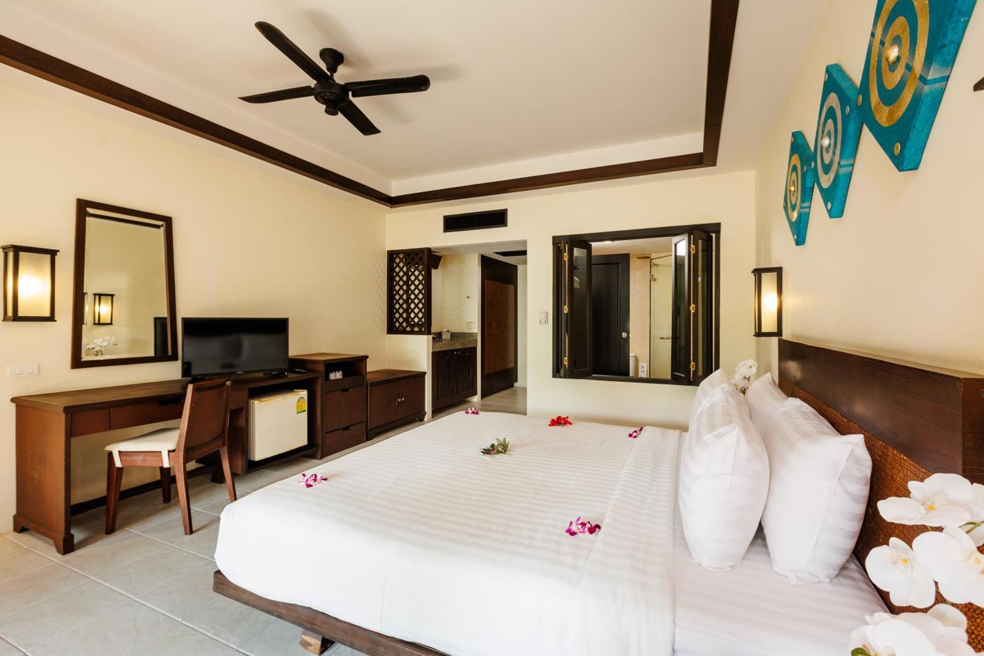 Nang Thong Bay Resort Khao Lak Exterior photo
