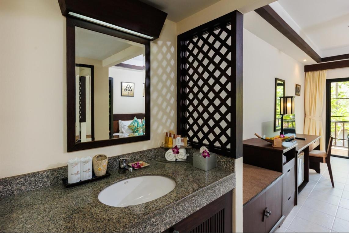 Nang Thong Bay Resort Khao Lak Exterior photo